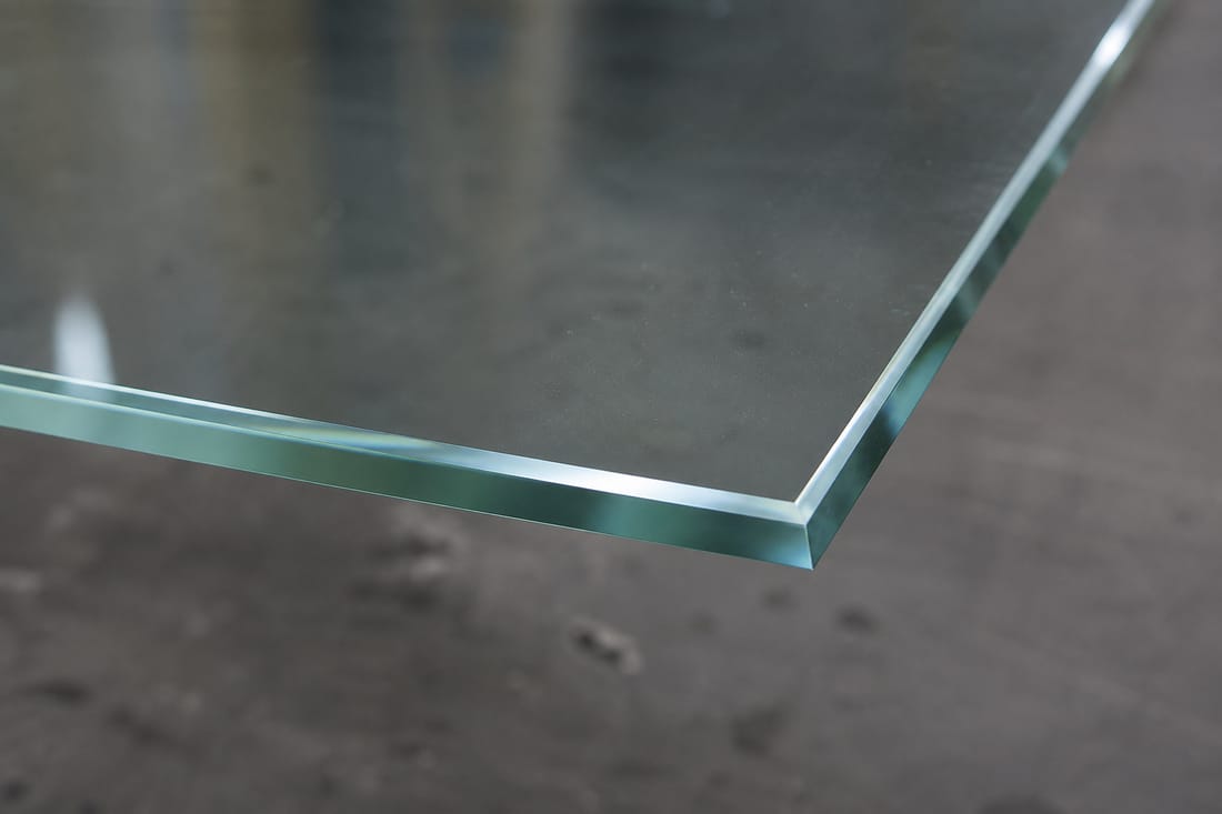 Exemple : bord de verre trempé de sécurité